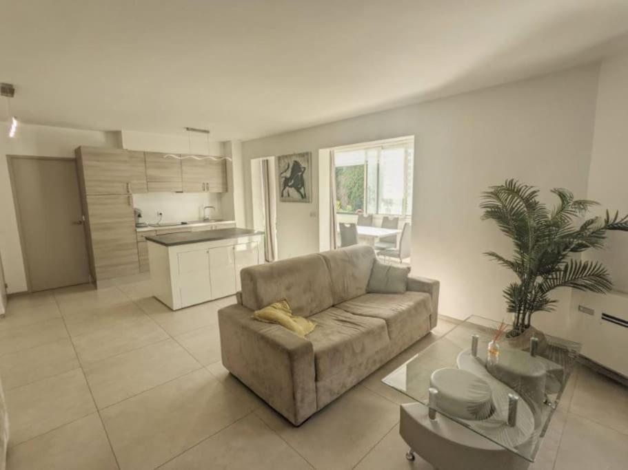 A Deux Pas Du Centre Appartement *